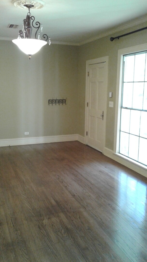 Foto del edificio - *BEAUTIFUL & DESIRABLE SOUTH HIGHLAND HOME*