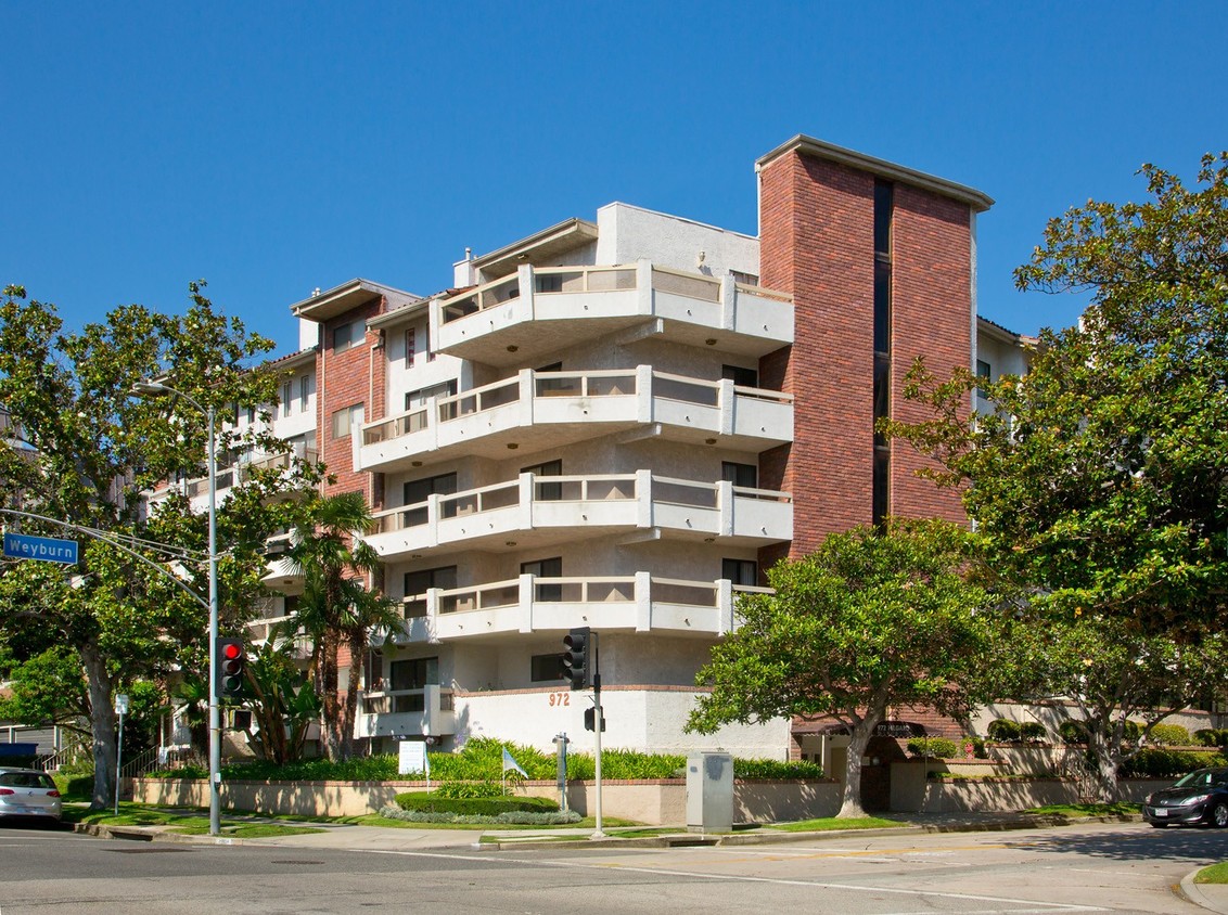 Foto principal - 972 Hilgard Ave
