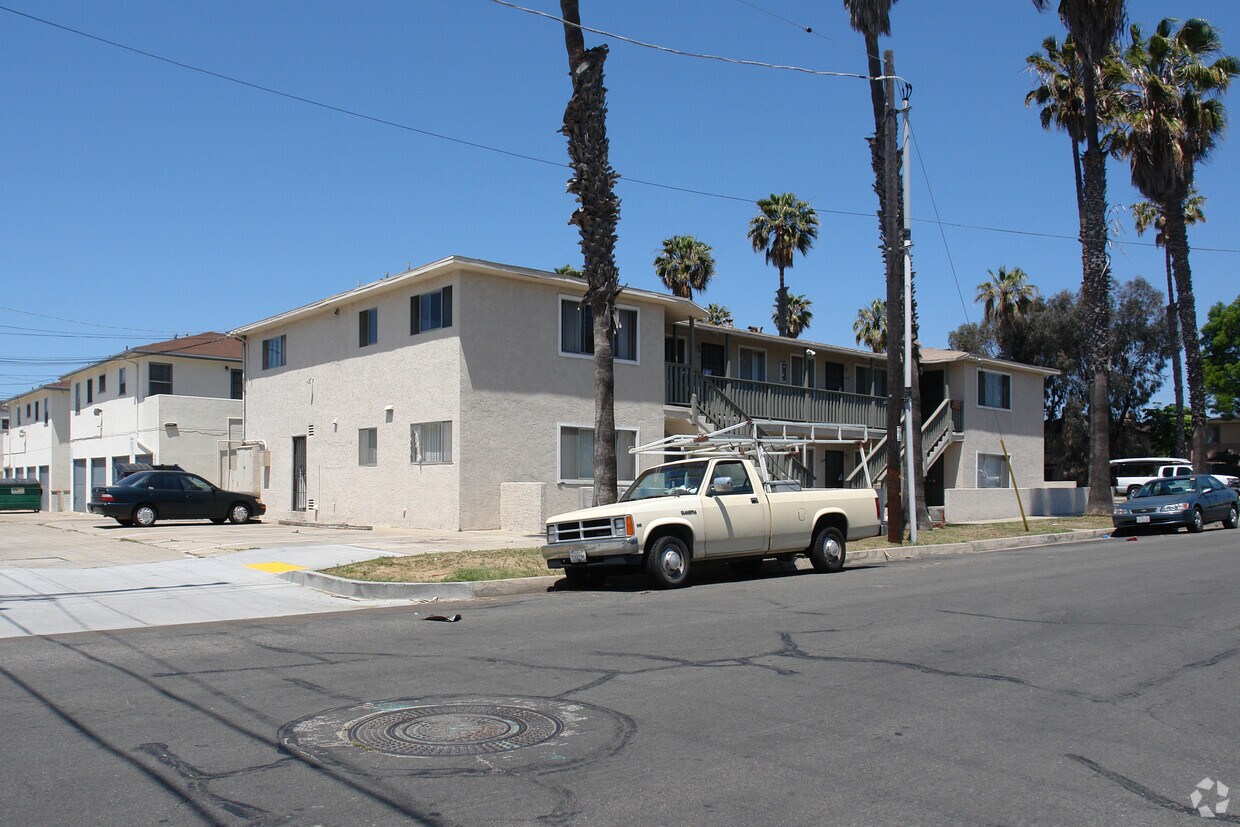 Building Photo - Pacific Dawes
