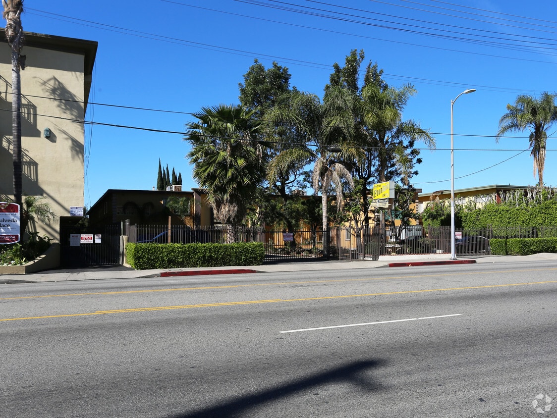 Building Photo - Fountain Apartments