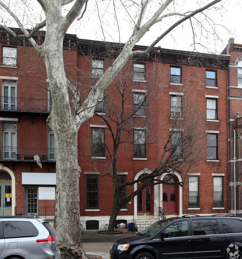 Building Photo - 1321-1323 S Broad St