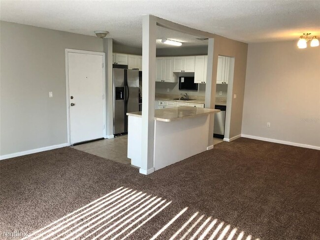 Building Photo - 3 br, 2 bath Condo - 448 Banyon Tree Cir