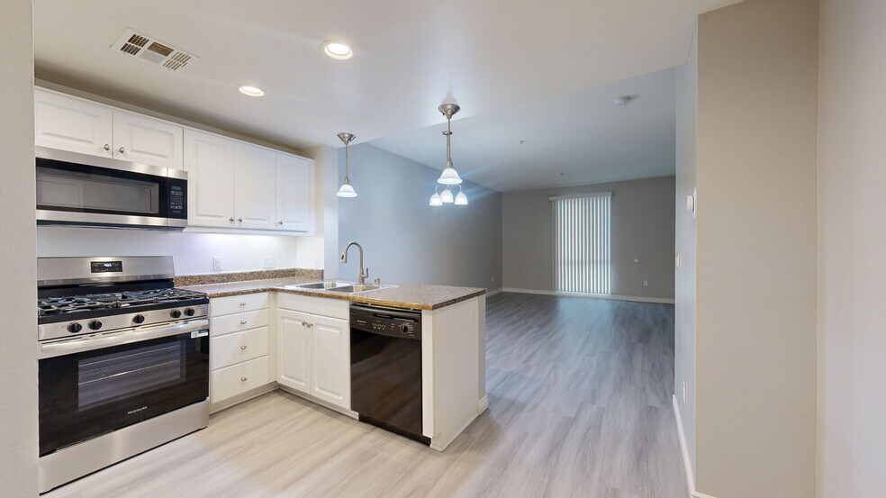 Metro 102 Apartments