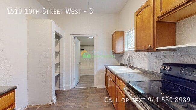Building Photo - 1510 10th St W