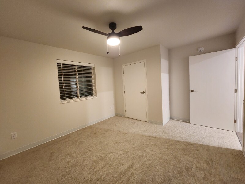 Foto del edificio - 211 1st Ave NW