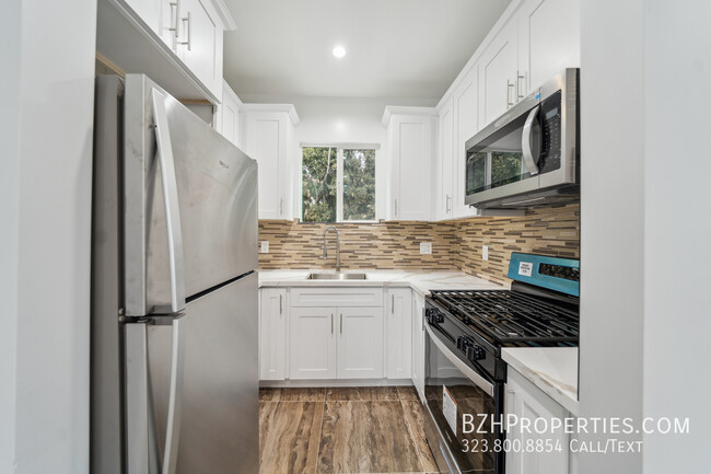 Building Photo - 1267 1/2 Vin Scully Ave-30