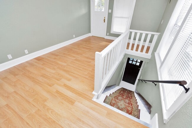 Building Photo - 2202 Kane St