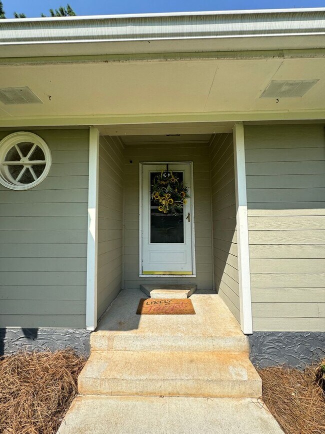 Foto del edificio - Nice 4/1.5 House in Lindale- $1,395