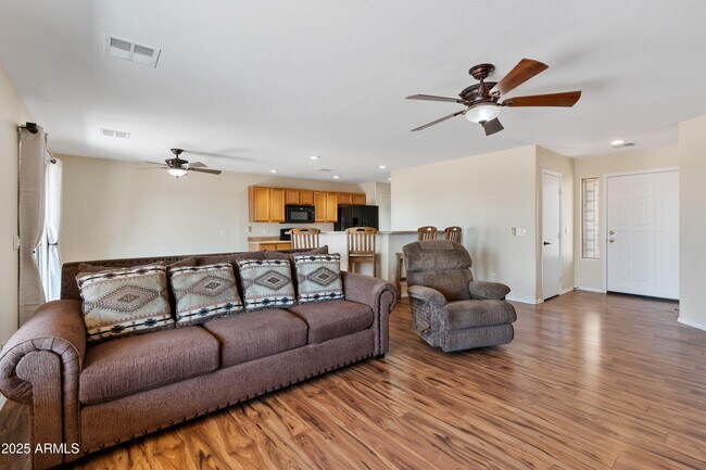 Foto del edificio - 22601 Weaver Valley Dr