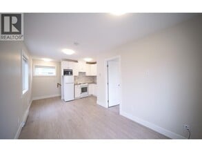 Building Photo - 1044 Quadling Ave