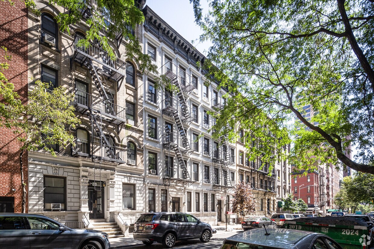 Primary Photo - 123 E 90th St