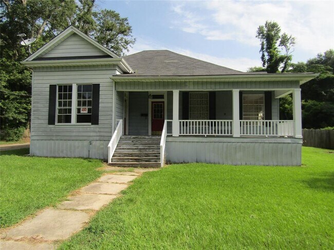 Building Photo - 312 Martha Ave