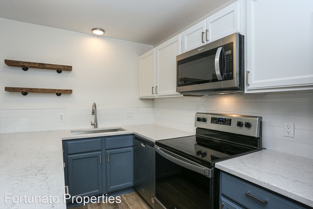 Primary Photo - 2 br, 1 bath House - 412 Main St, Unit 223