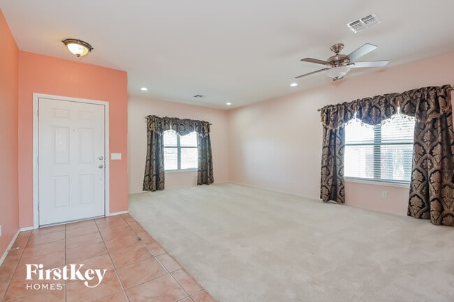 Building Photo - 2116 S Thunder Tanner Dr