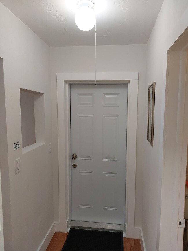 Entrance door - 3504 Bahama Dr