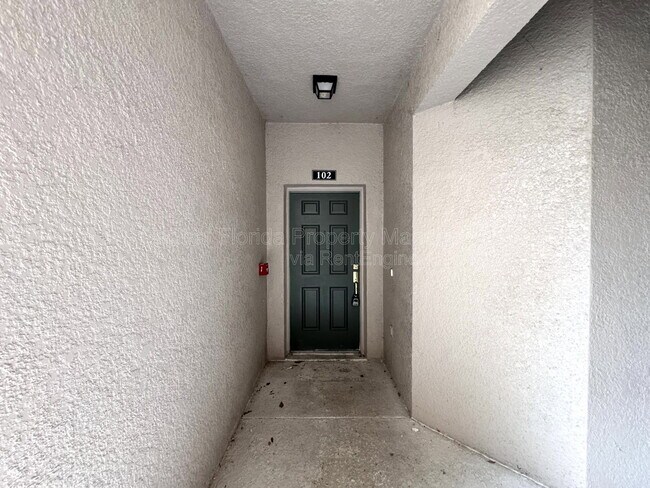 Foto del edificio - 9447 Myrtle Creek Ln