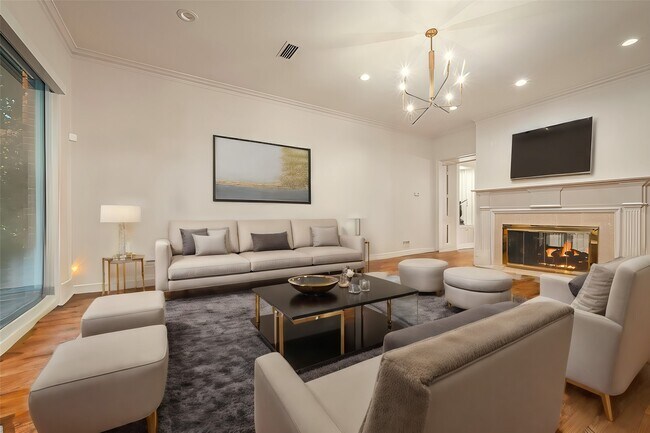 Foto del edificio - 983 S Post Oak Ln