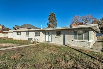 Building Photo - 13413 Minuteman Dr