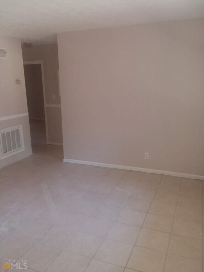 Building Photo - 114 Burkshire Ct