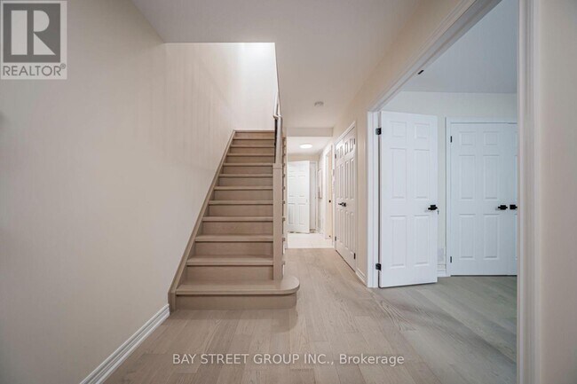 Building Photo - 16 Dahlia Rd
