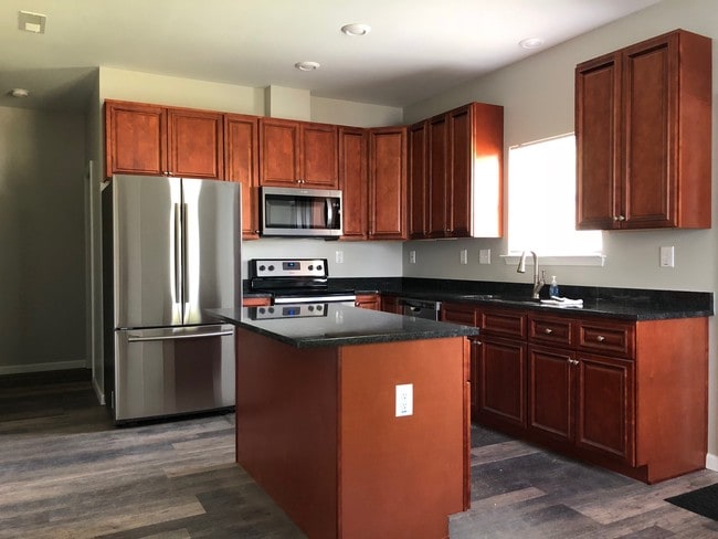 Photo - 1418 W 27th St House