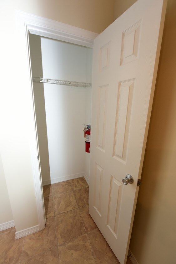 Primary Photo - 216 Dominion Dr