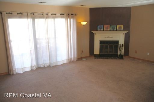 Building Photo - 379 Bridgewater Dr
