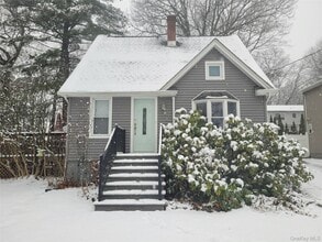 Building Photo - 33 Chestnut St