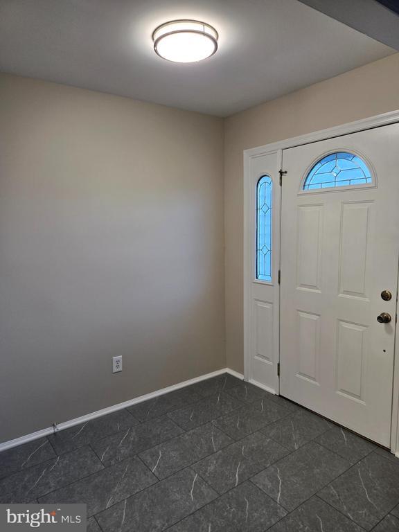 Building Photo - 18 Edinboro Cir