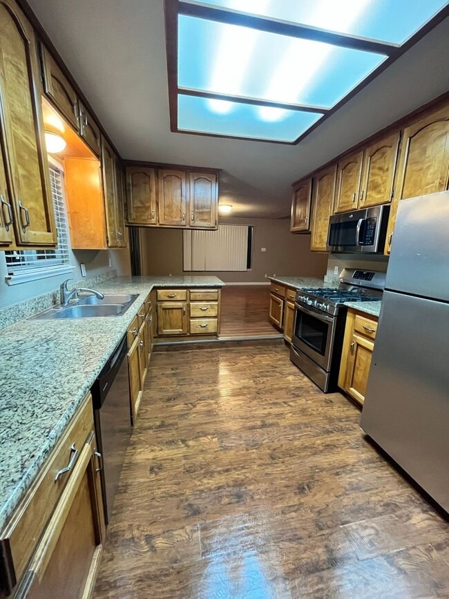 Building Photo - 1640 E 27th St