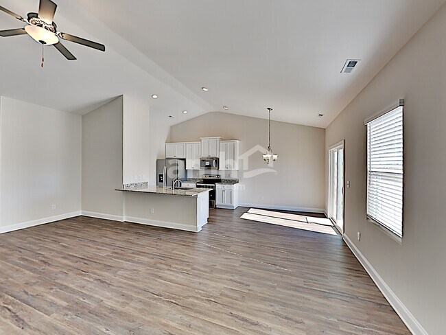 Foto del edificio - 90 Legacy Dr