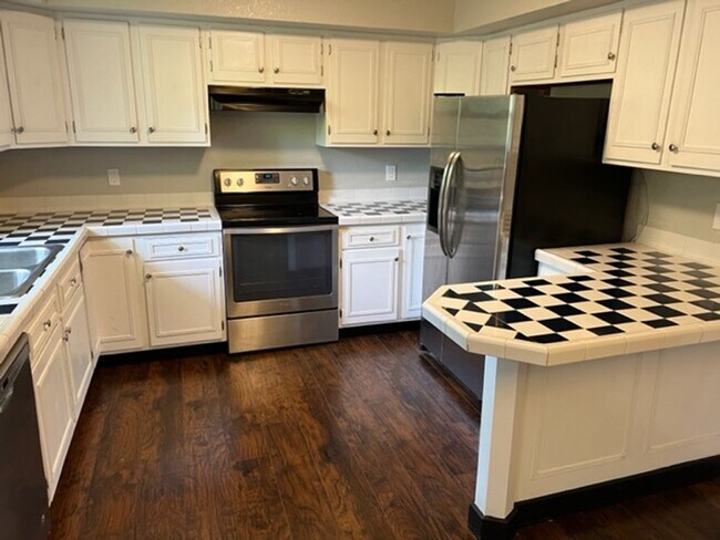 Foto del edificio - Maryville 37801 - 3 bedroom 2 bath (Upstairs Only) home - Contact Troy Adams (865) 233-6949