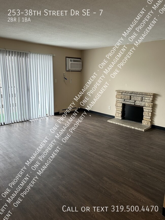 Foto del edificio - 253-38th Street Dr SE -7