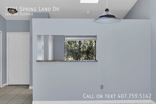 Foto del edificio - 3701 Spring Land Dr