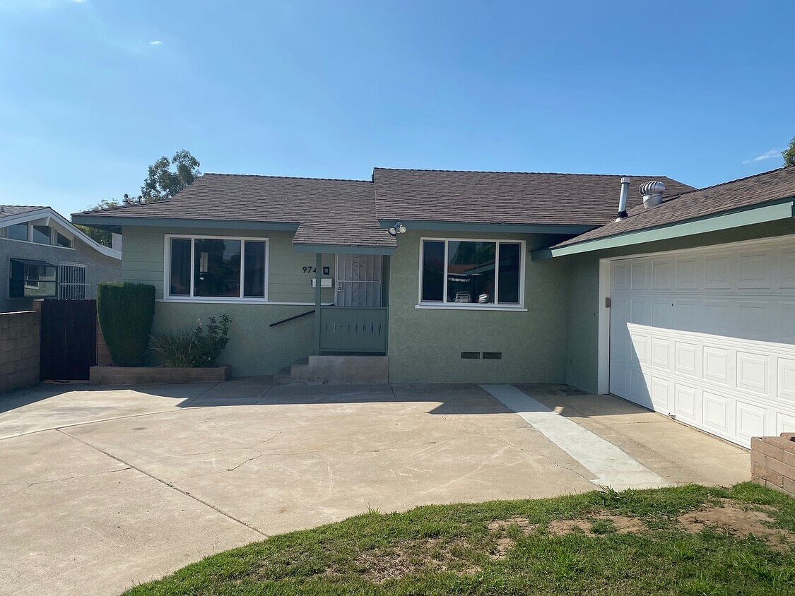 Foto principal - 974 Kelton Rd