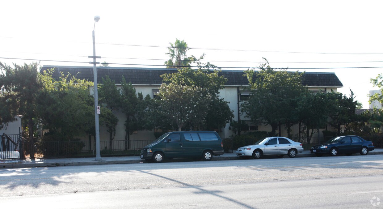 Building Photo - DeMille Apartments