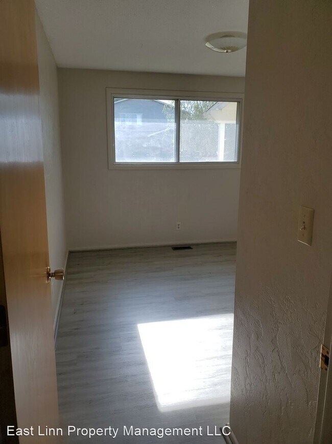 3 br, 1.5 bath House - 750 Baker St photo'