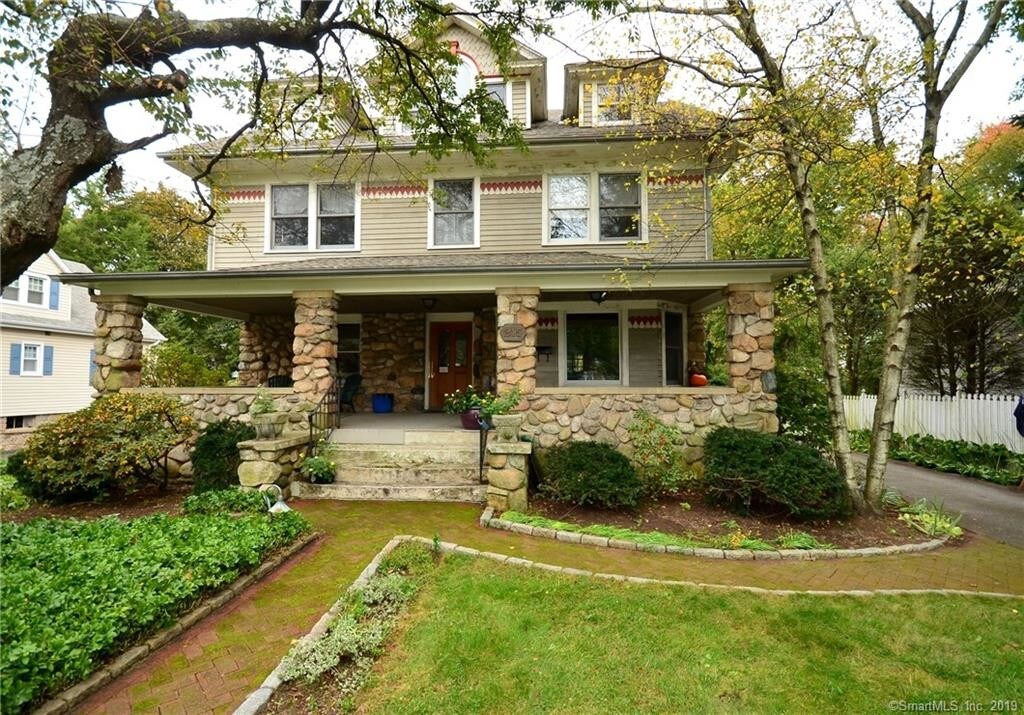 Primary Photo - 215 Courtland Ave