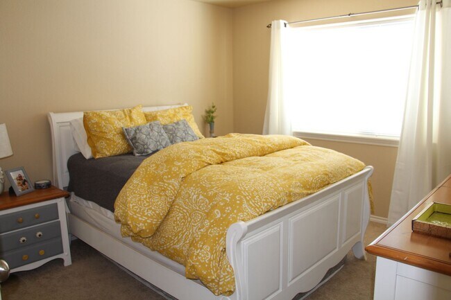 Foto del edificio - Spacious 3bed/2.5 Bath Single Family Home ...