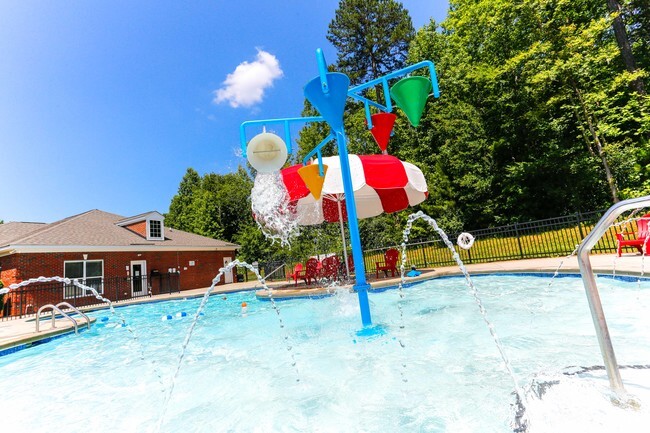 Swimming Pool - The Reserve at Catawba Creek