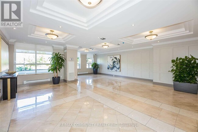 Photo du bâtiment - 330-1330 McCowan Rd