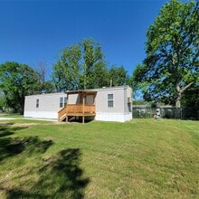 Building Photo - 2602 Castledale Dr