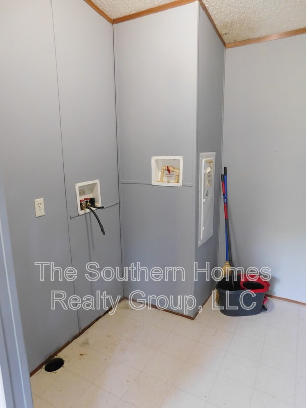 Building Photo - 233 Co Rd 725