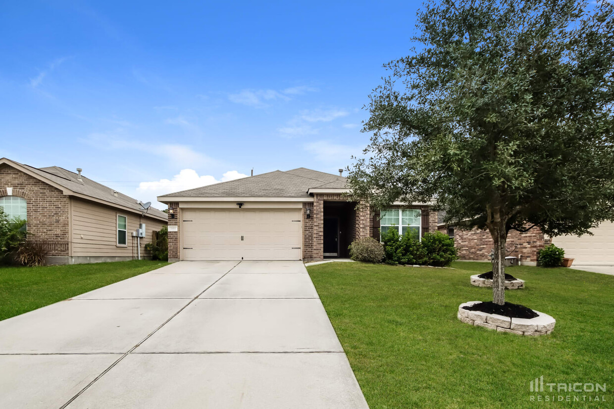 Foto principal - 220 Oaklawn Drive Ponder TX