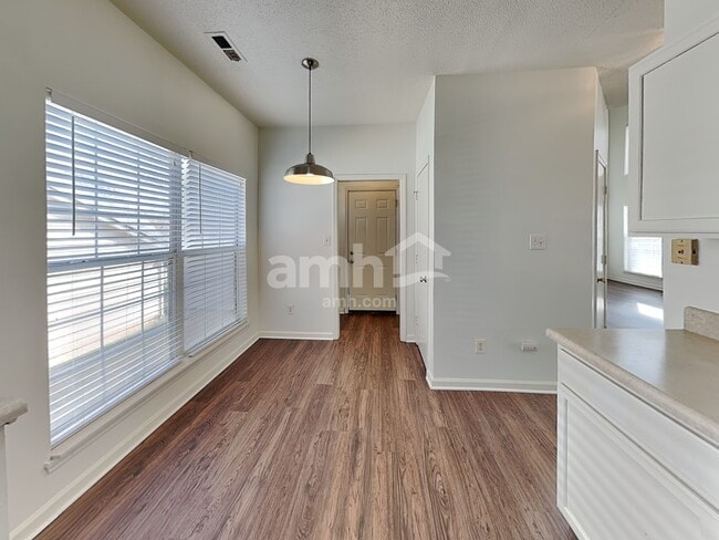 Foto del edificio - 9032 Little Hampton Pl