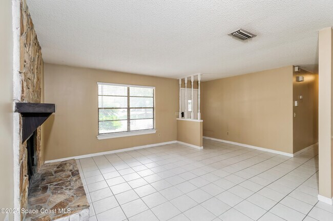 Foto del edificio - 231 Bougainvillea St NW