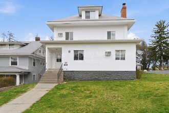 Building Photo - 904 W 9th Ave