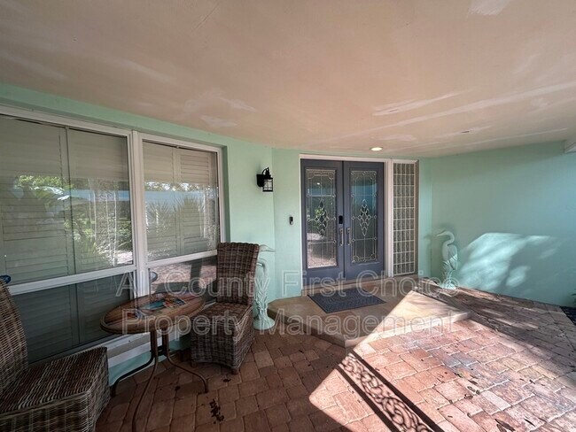 Foto del edificio - 301 Palm Dr