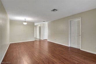 Building Photo - 706 111th Ave N