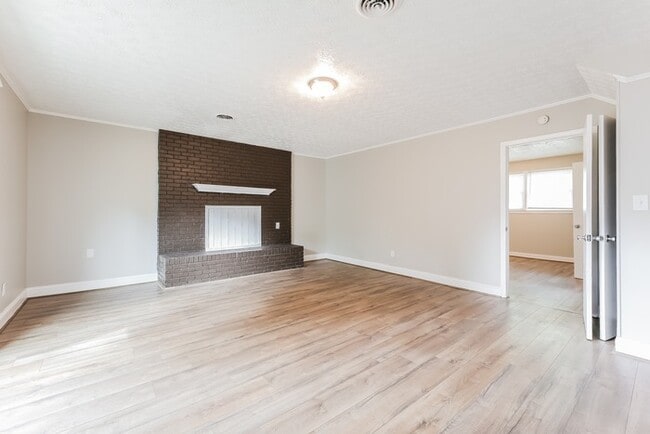 Building Photo - 100 Newgate Dr